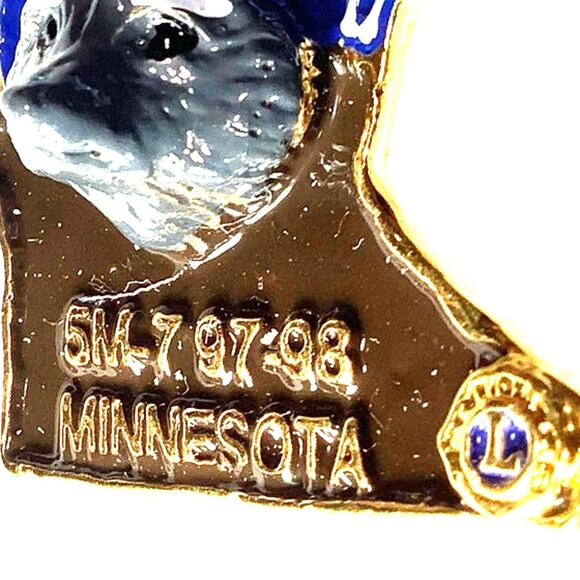 Vintage Lions Club International Racoon Pin, District 5M7 Minnesota 1997-1998 - Picture 3 of 4